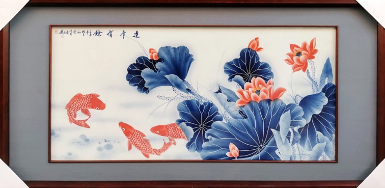 手绘客厅装饰瓷板画（连年有余）(图2)